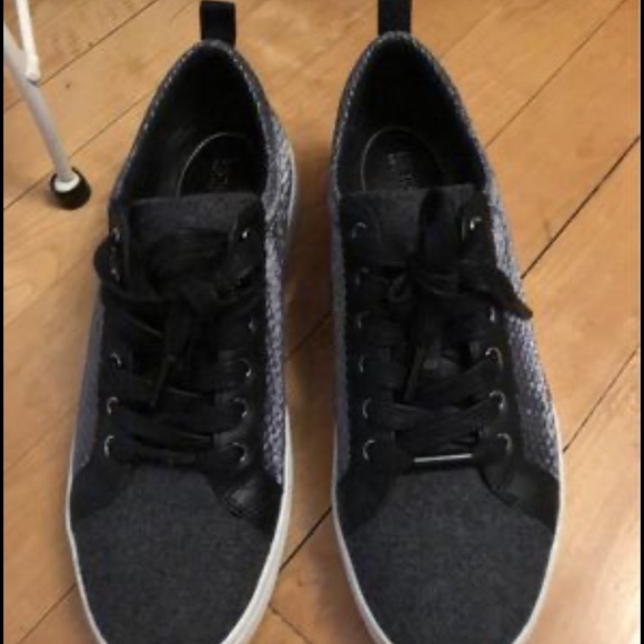 Michael Kors Sneakers - Picture 2 of 3